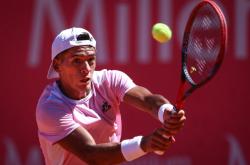 包含纳达尔回归赛场，惊险取胜首场状态亮眼，巴塞罗那观众沸腾！的词条