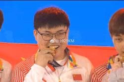 Uzi在瑞士队比赛中势不可挡，连败引发热议！的简单介绍