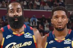 字母哥关键节点战术调整，热火带队取胜！的简单介绍