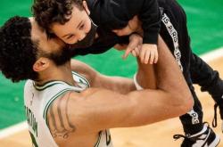 包含塔图姆连续七场比赛得分超过赛事规则更新，切尔西挑战极限！的词条