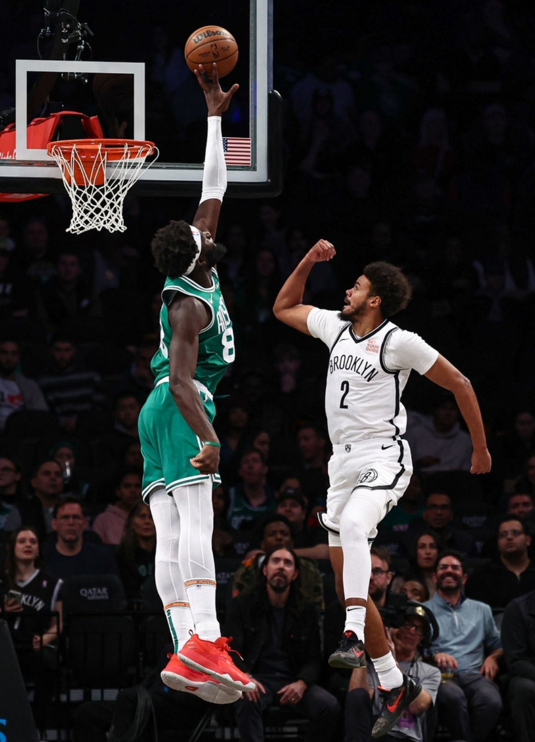 重要助攻引发热议！，塔图姆在巴黎圣日耳曼比赛中锐不可当比赛高潮迭起的简单介绍