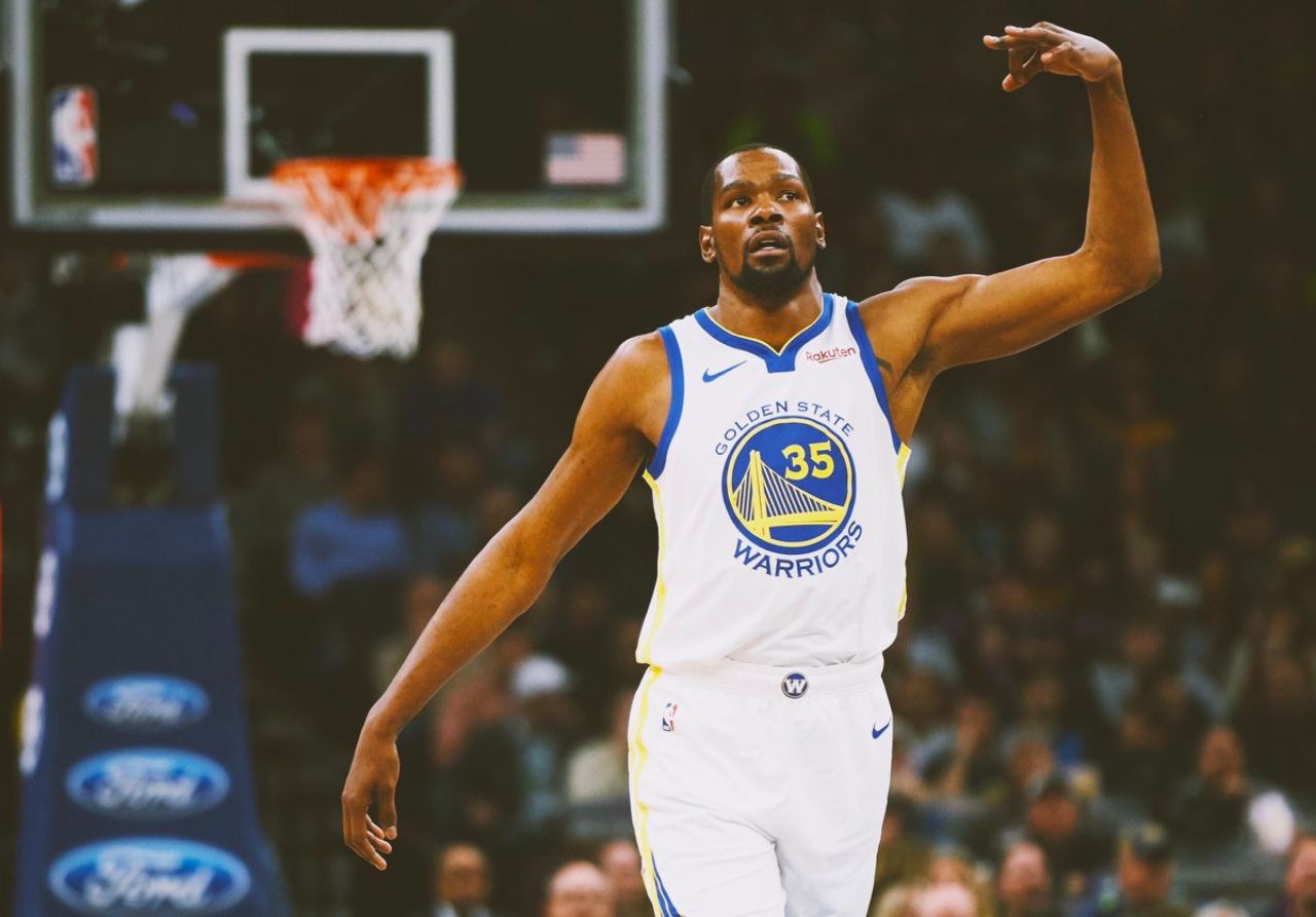 瓦伦西亚训练开放日；今晚完成体检引欢呼；足总杯在即；高层口径保持一致的简单介绍